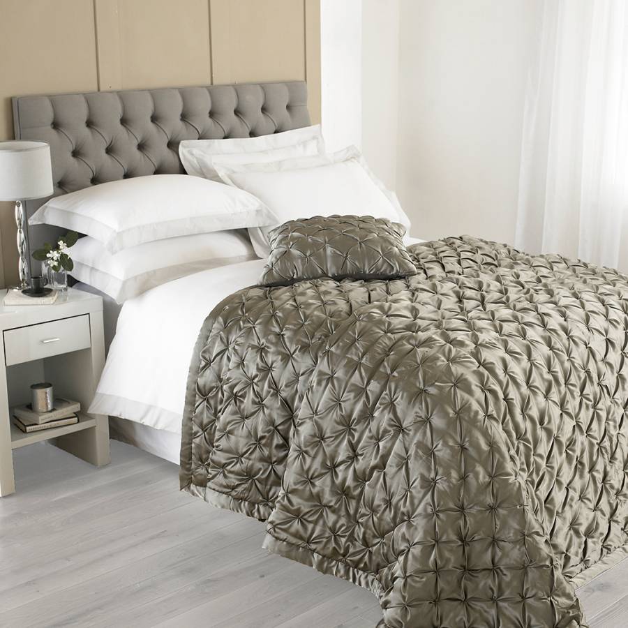 Single BedSpread White Swan Dry Cleaners